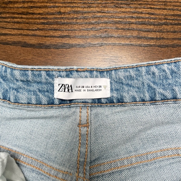 Zara high rise light wash jeans - Picture 2 of 4